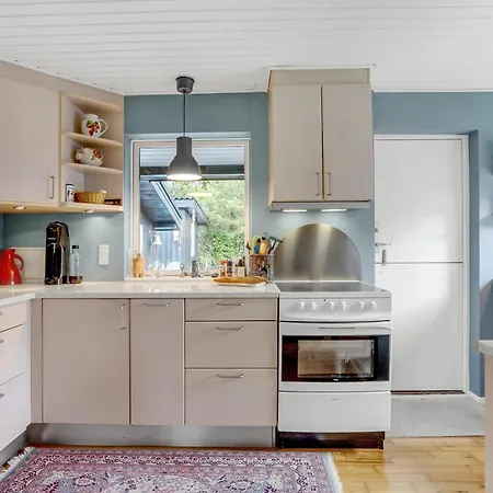 Lovely In With Kitchen * Hals